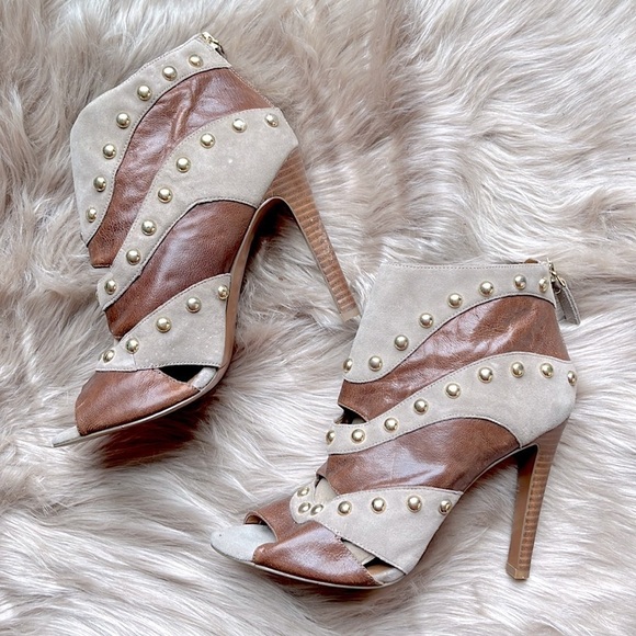 Nine West Gold Studded Tan Open Toe Heels - Picture 1 of 8